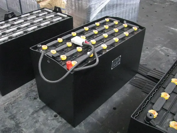 蓄電池使用壽命短有哪些原因造成？